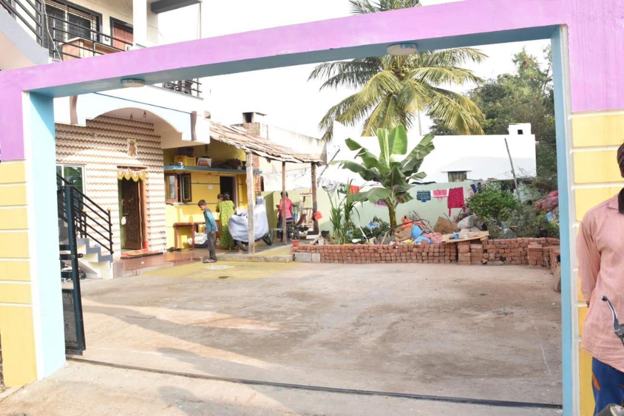 Coconut Homestay Hampi Εξωτερικό φωτογραφία