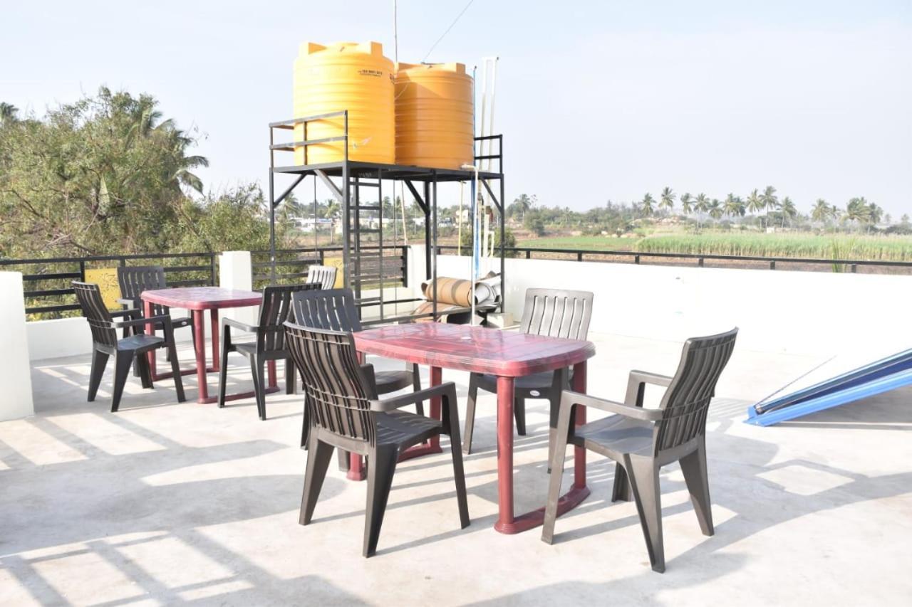Coconut Homestay Hampi Εξωτερικό φωτογραφία
